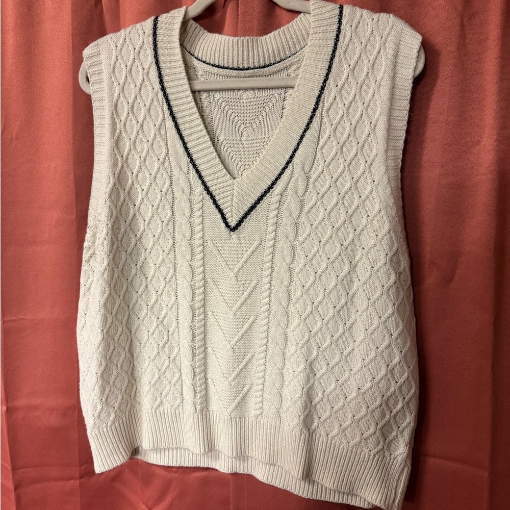 SHEIN V-Neck Sweater Vest in Cream